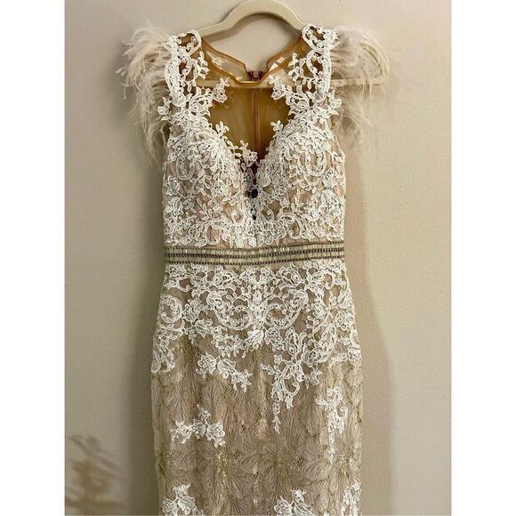 NWOT MAC DUGGAL EMBELLISHED FEATHER CAP SLEEVE ILLUSION NECK TRUMPET GOWN SIZE 4 - Picture 6 of 15